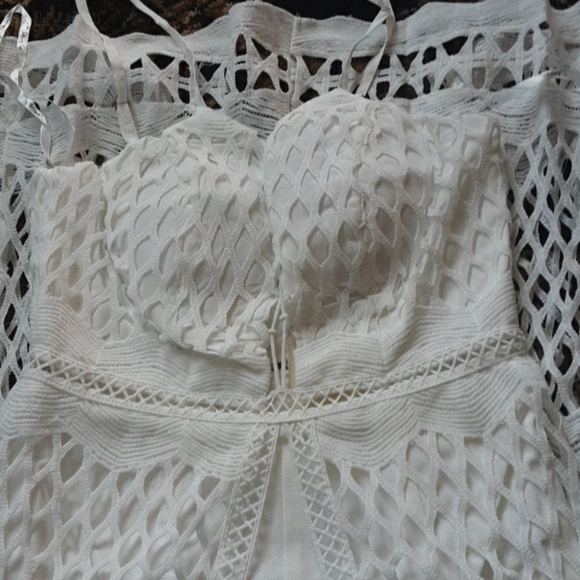 Croshet lace maxi romper - Picture 7 of 7